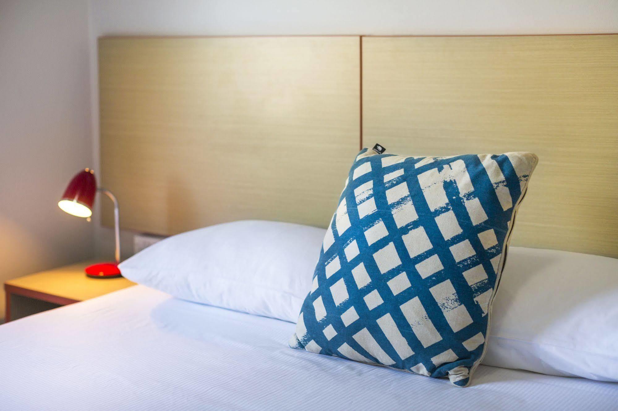 Melton Hotel Auburn ซิดนีย์ ภายนอก รูปภาพ