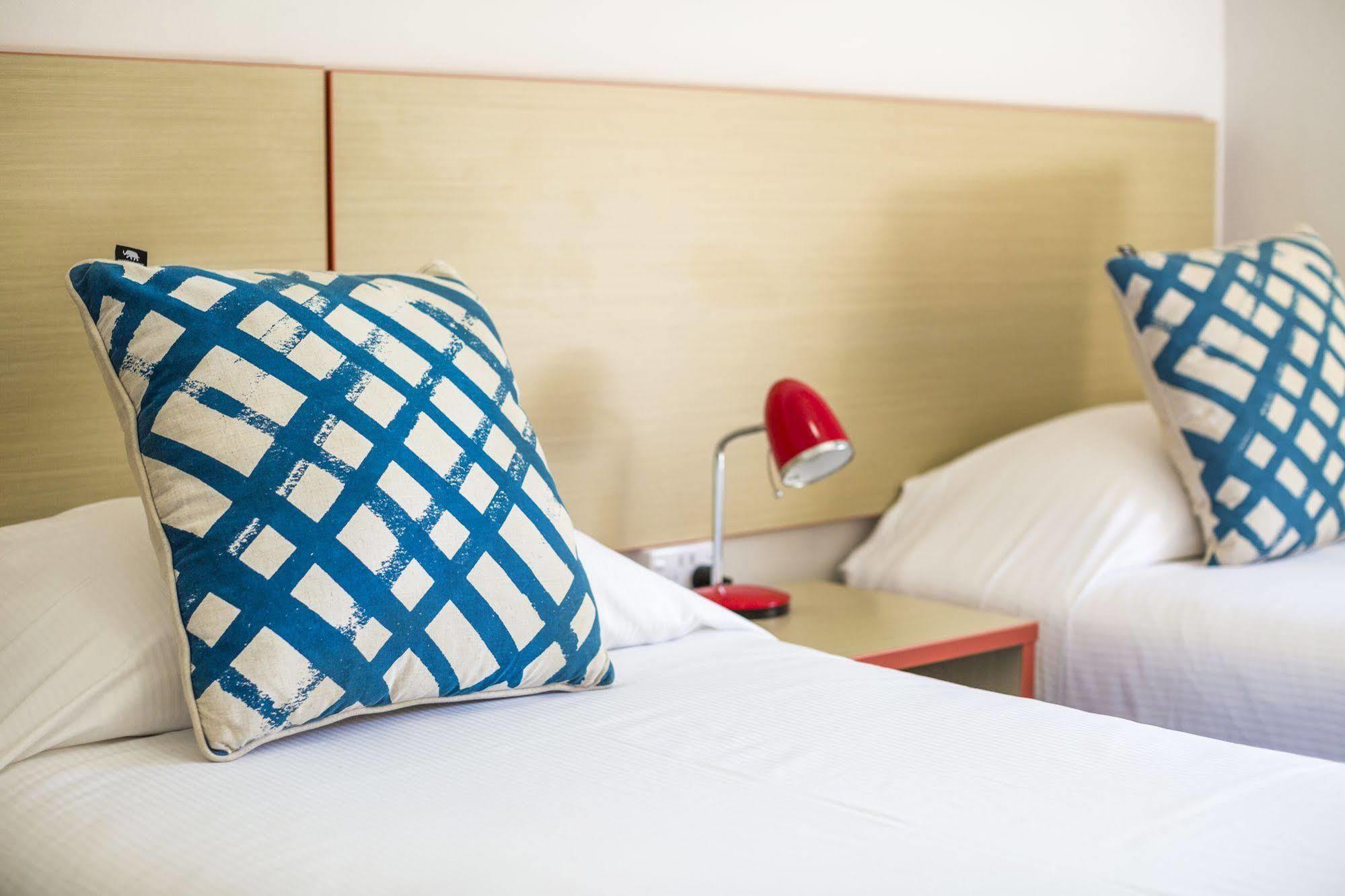Melton Hotel Auburn ซิดนีย์ ภายนอก รูปภาพ